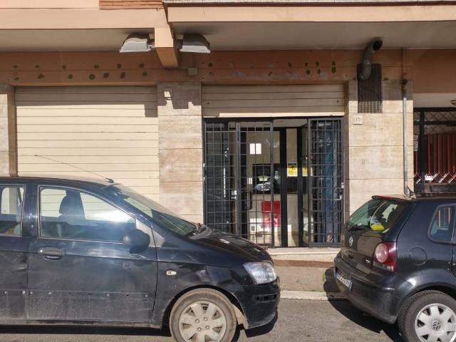 Locale Commerciale in vendita a Primavera, Roma Capitale