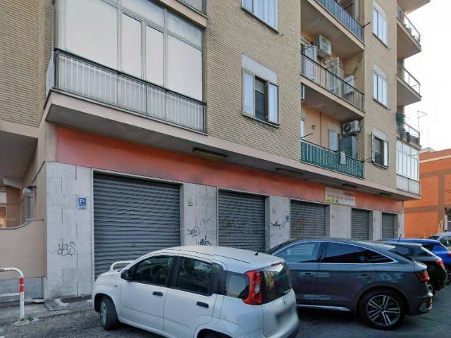 Locale Commerciale in vendita a Area Produttiva, Roma Capitale