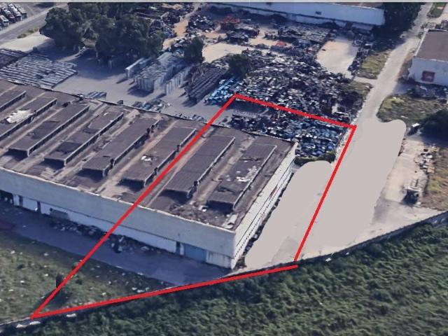 Locale Commerciale in vendita a Pomigliano D'arco, Campania