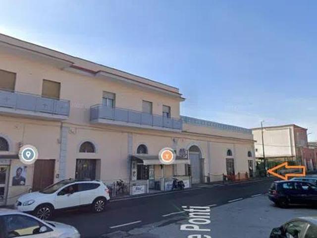 Locale Commerciale in vendita a Pompei, Campania