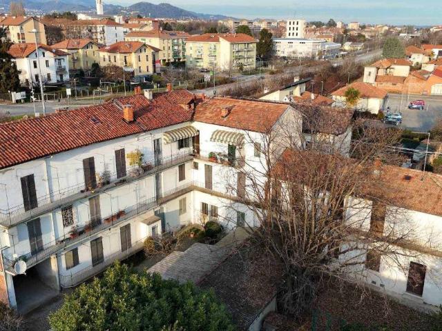 Locale Commerciale in vendita a Piemonte, Biella