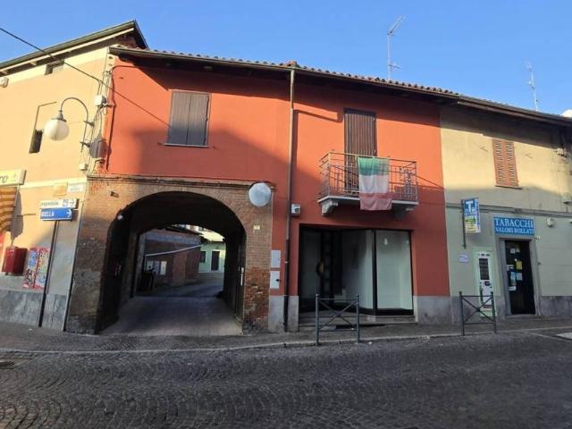 Locale Commerciale in vendita a Piemonte, Biella