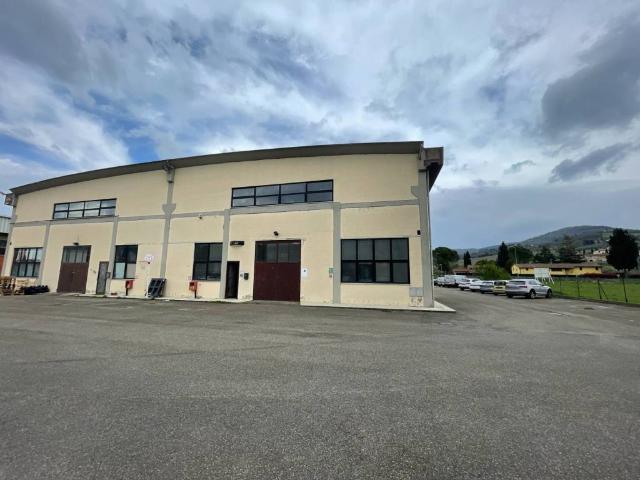 Locale Commerciale in vendita a Le Sieci, Pontassieve