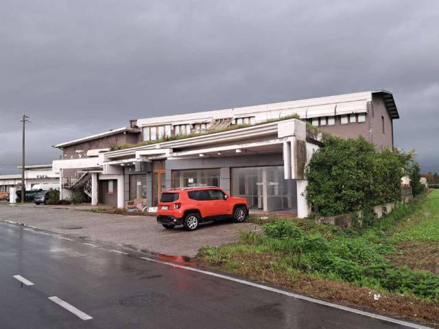 Locale Commerciale in vendita a Casabianca, Ponte Buggianese