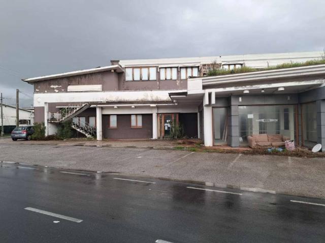Locale Commerciale in vendita a Casabianca, Ponte Buggianese
