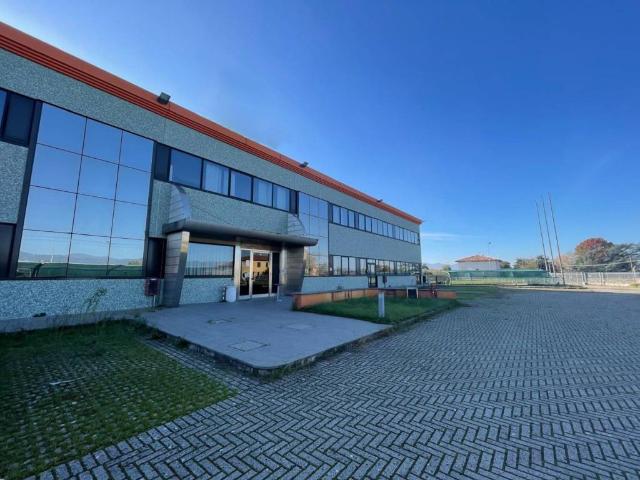 Locale Commerciale in vendita a Albinatico, Ponte Buggianese