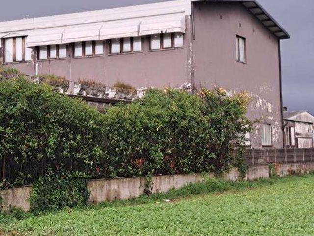 Locale Commerciale in vendita a Albinatico, Ponte Buggianese