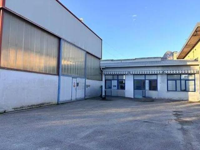 Locale Commerciale in vendita a Ponte nelle Alpi, Polpet