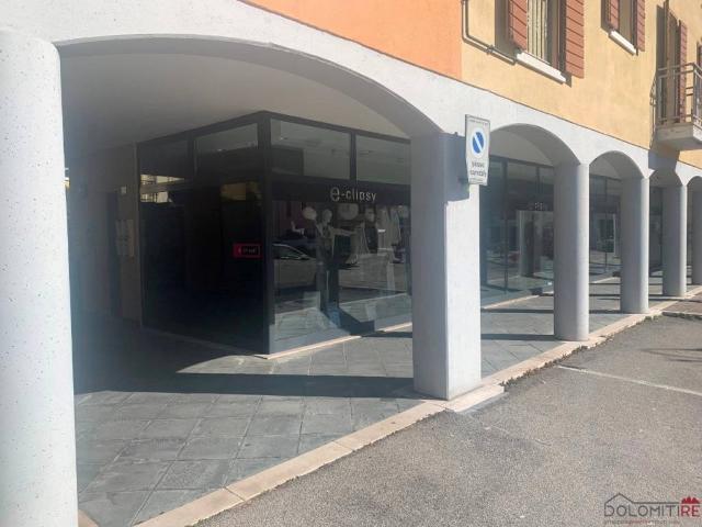 Locale Commerciale in vendita a Ponte nelle Alpi, Ponte Nelle Alpi
