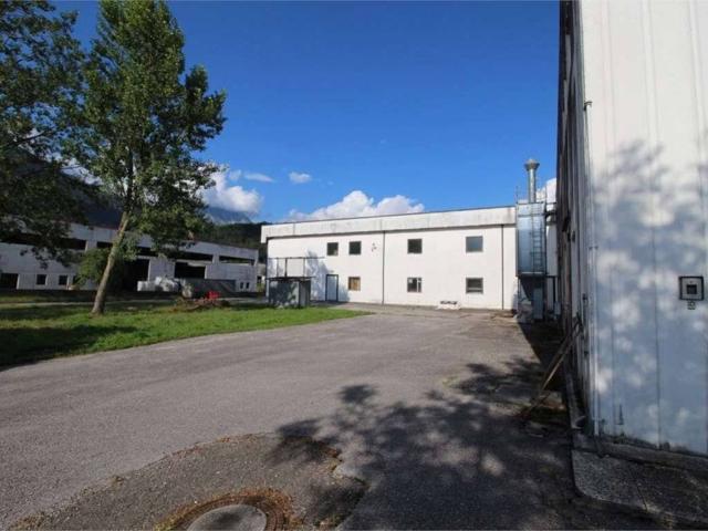 Locale Commerciale in vendita a Ponte nelle Alpi, Ponte Delle Schiette