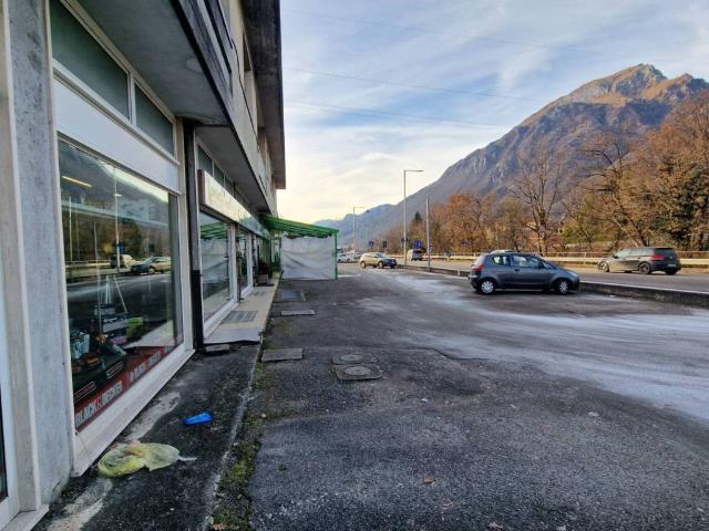 Locale Commerciale in vendita a Ponte nelle Alpi, Ponte Nelle Alpi