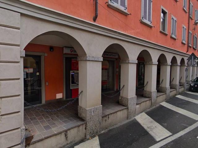 Locale Commerciale in vendita a Ponte San Pietro, Lombardia
