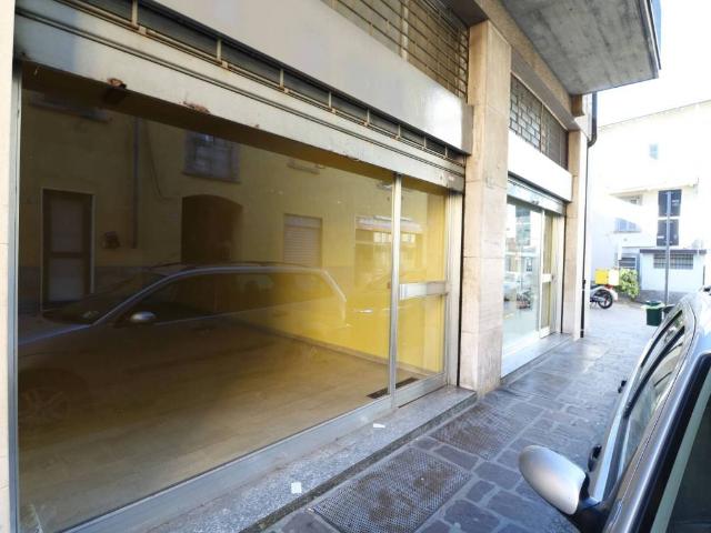 Locale Commerciale in vendita a Ponte San Pietro, Lombardia
