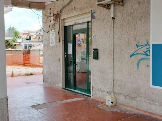 Locale Commerciale in vendita a Pontecagnano