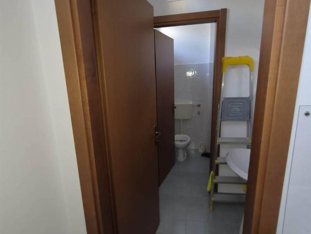 Locale Commerciale in vendita a Pontecagnano
