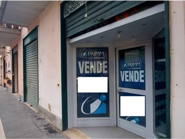 Locale Commerciale in vendita a Pontecagnano