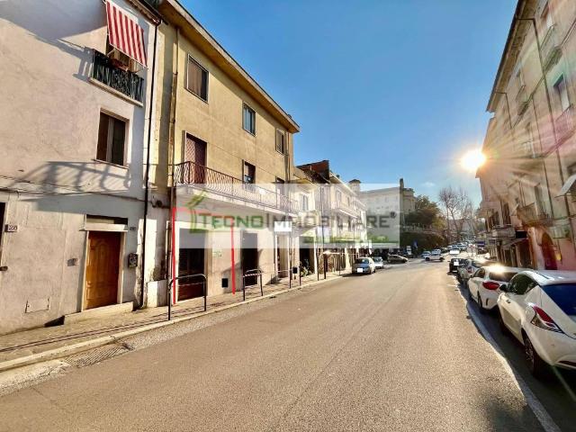 Locale Commerciale in vendita a Pontecorvo, Lazio
