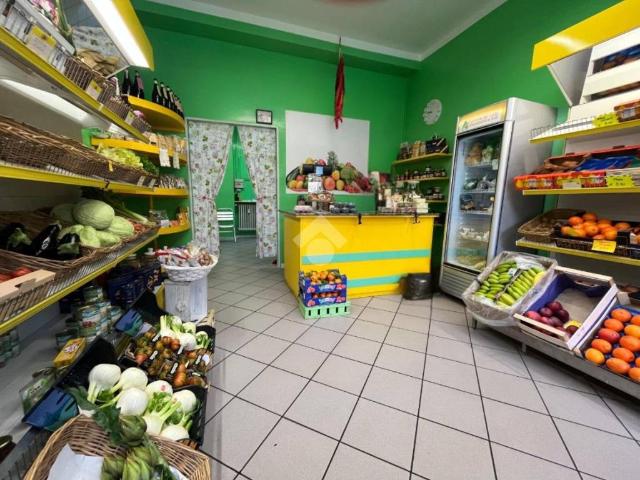 Locale Commerciale in vendita a Piemonte, Alessandria