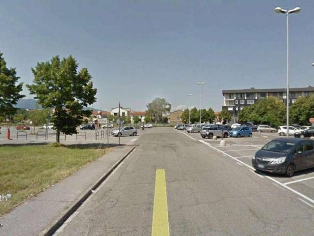 Locale Commerciale in vendita a Romito, Pontedera