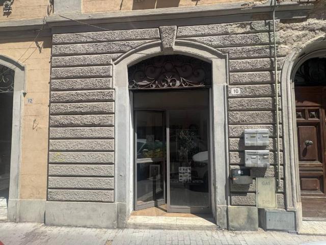 Locale Commerciale in vendita a Bellaria, Pontedera