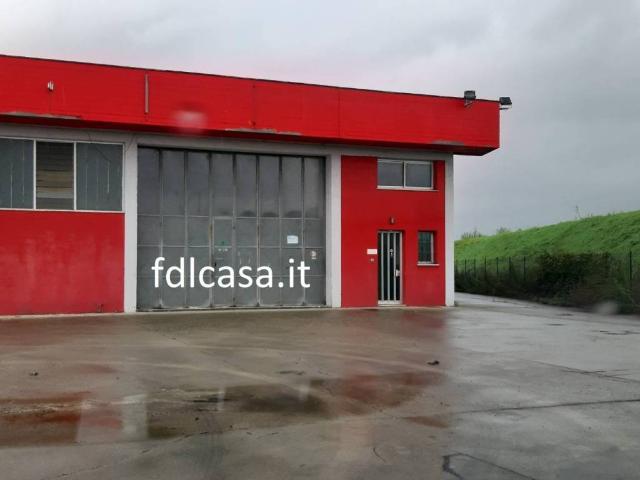 Locale Commerciale in vendita a Pietroconti, Pontedera