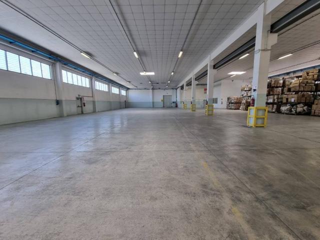 Locale Commerciale in vendita a Pontelongo, Veneto