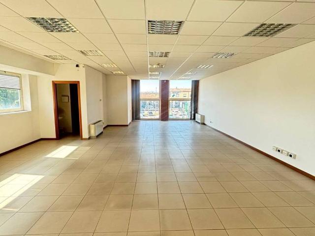 Locale Commerciale in vendita a Pontenure, Piacenza