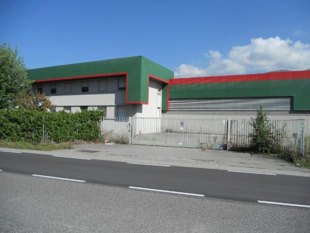 Locale Commerciale in vendita a Pontida, Lombardia