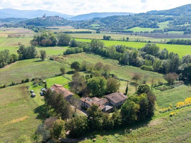 Locale Commerciale in vendita a Poppi, Toscana