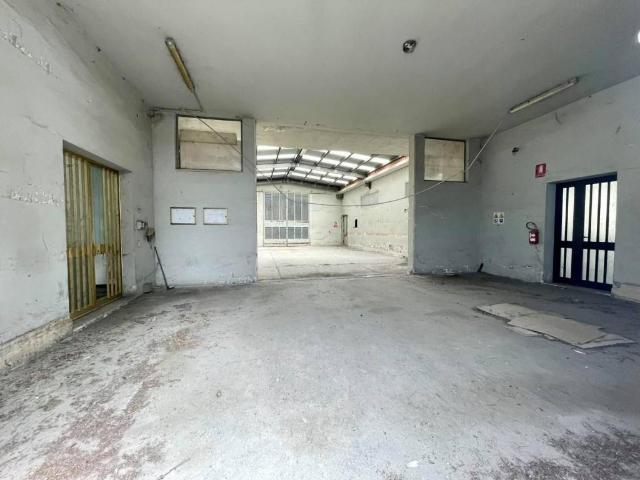Locale Commerciale in vendita a Rughi, Porcari