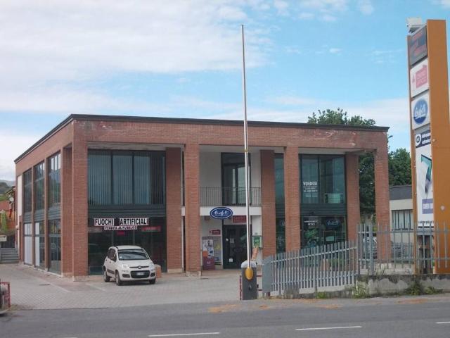 Locale Commerciale in vendita a Porcari, Toscana