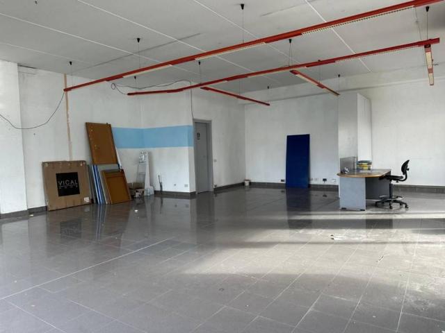 Locale Commerciale in vendita a Rughi, Porcari