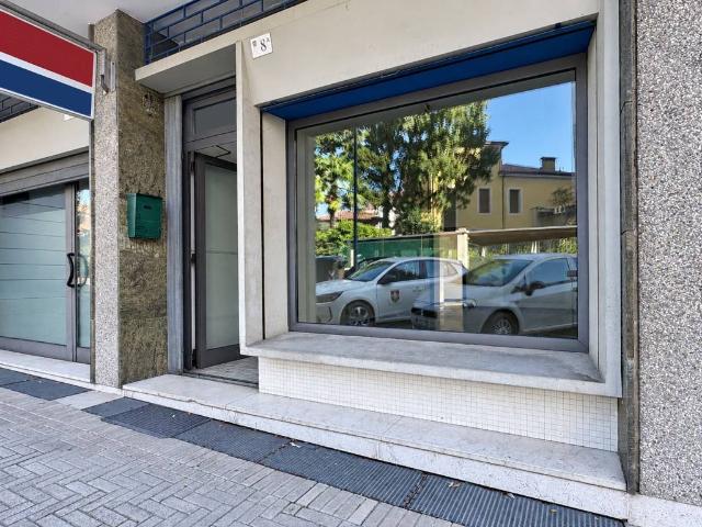 Locale Commerciale in vendita a Rorai Grande, Pordenone