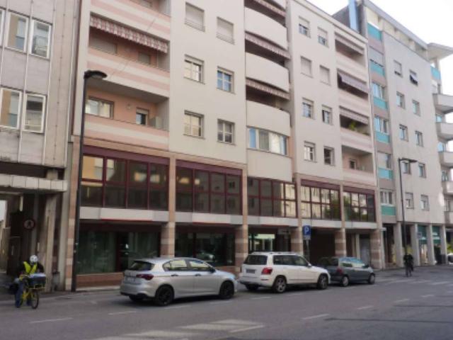 Locale Commerciale in vendita a Pordenone, Friuli-Venezia Giulia