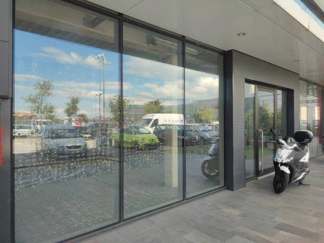 Locale Commerciale in vendita a Case Levade, Pordenone