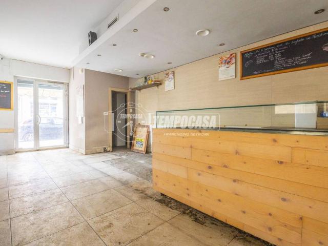 Locale Commerciale in vendita a Faleriense, Marche