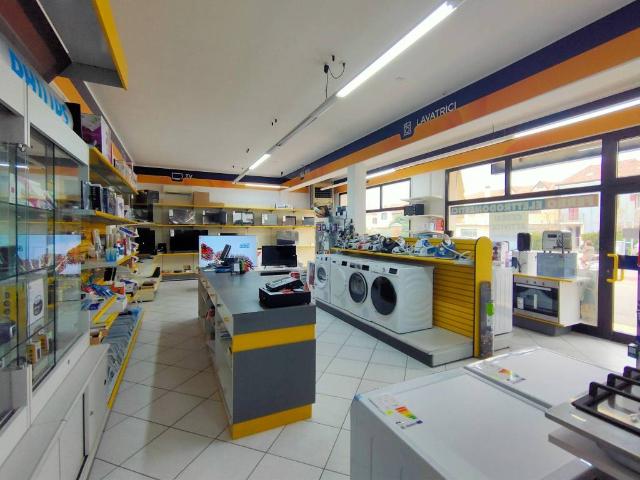 Locale Commerciale in vendita a Porto Tolle, Ca' Tiepolo