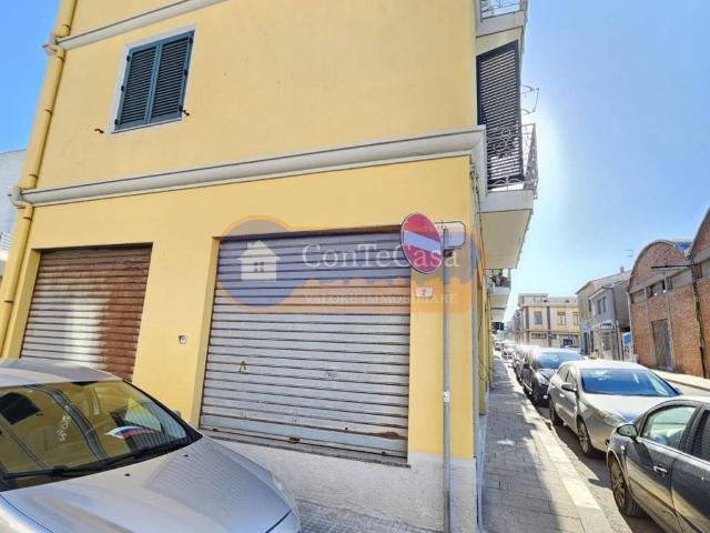 Locale Commerciale in vendita a Porto Torres, Sardigna/Sardegna