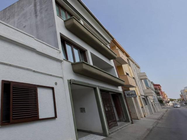 Locale Commerciale in vendita a Porto Torres, Sardigna/Sardegna