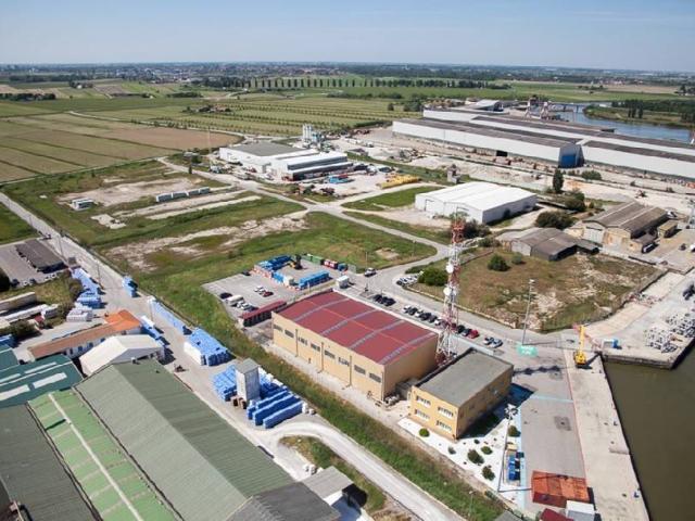 Locale Commerciale in vendita a Porto Viro, Veneto