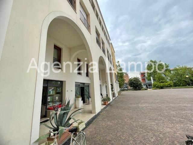 Locale Commerciale in vendita a Busatte, Portogruaro
