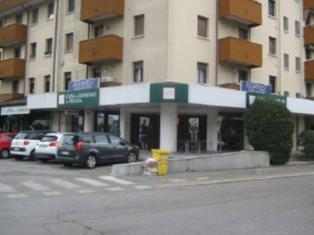 Locale Commerciale in vendita a Busatte, Portogruaro