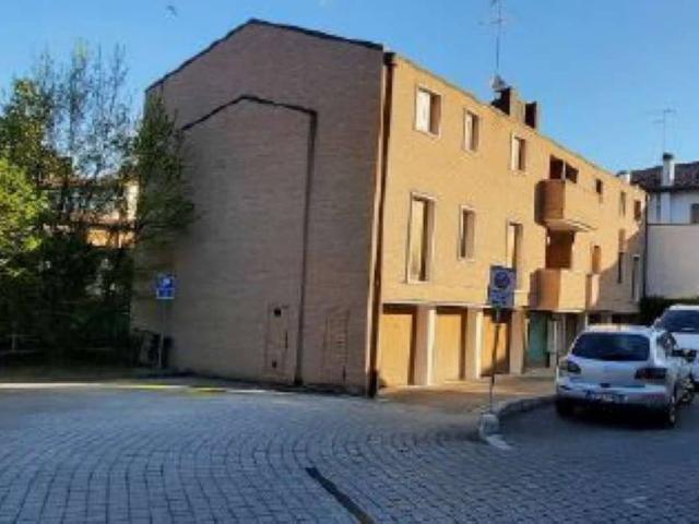 Locale Commerciale in vendita a Portogruaro, Veneto