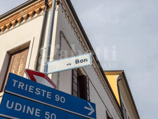 Locale Commerciale in vendita a Confine, Portogruaro