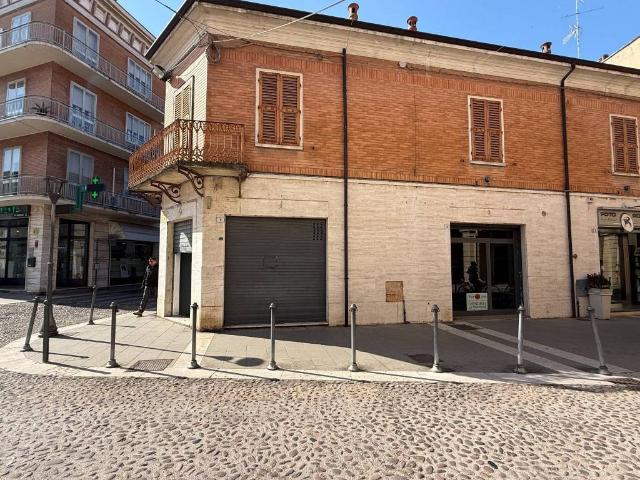 Locale Commerciale in vendita a Ripapersico, Portomaggiore