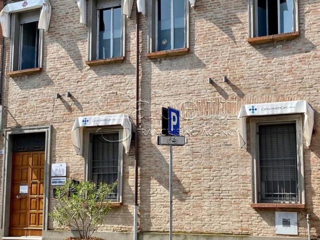 Locale Commerciale in vendita a Portomaggiore, Reggio Emilia