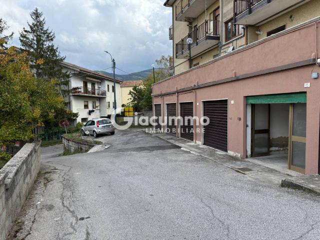 Locale Commerciale in vendita a Santa Maria, Potenza