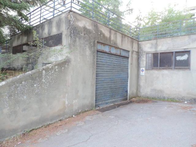 Locale Commerciale in vendita a Macchia romana, Potenza