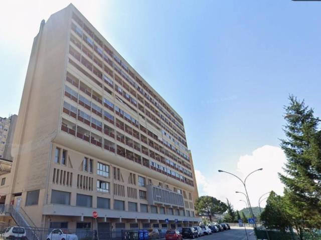Locale Commerciale in vendita a Gallitello, Potenza