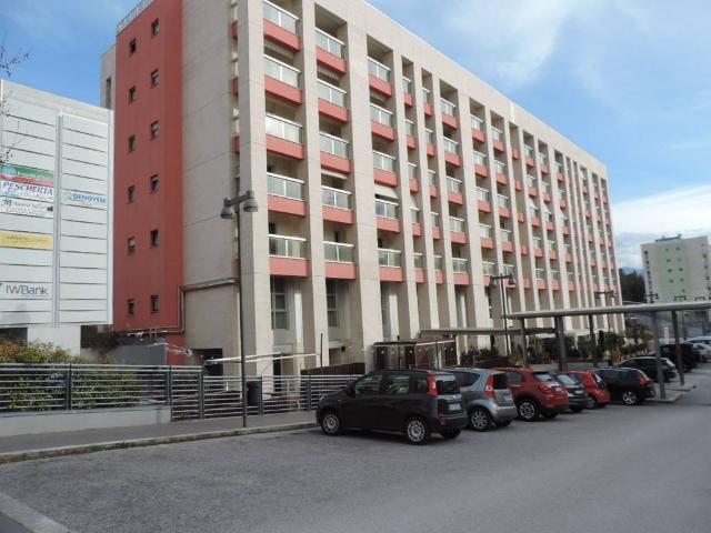 Locale Commerciale in vendita a Quartiere Europa, Potenza
